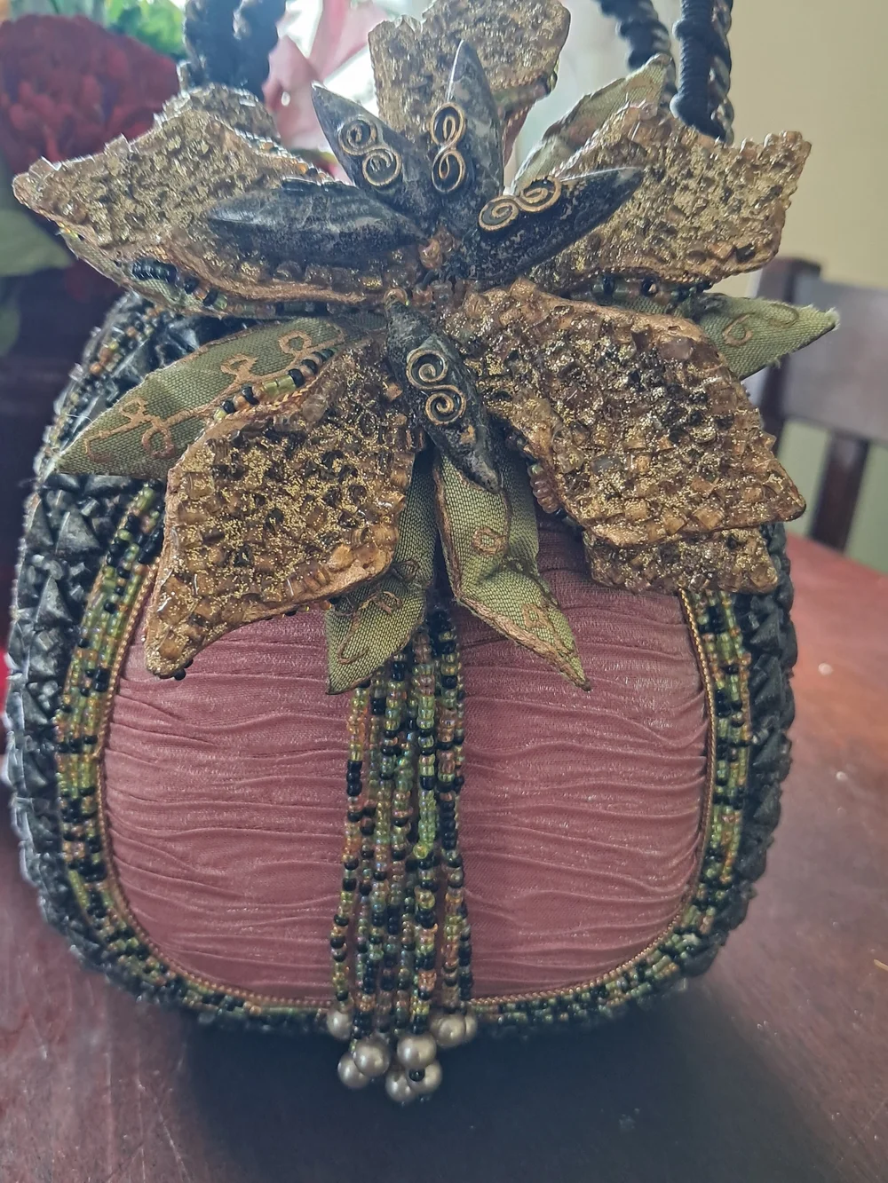 Mary Frances Pink and Gold Beaded Floral Wristlet - Picture 15 of 17